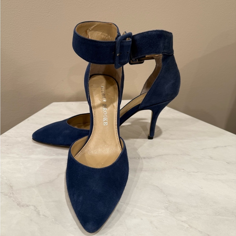 🔥Audrey Brooke Women's Blue Suede Heels Sz 5.5 ECU🔥